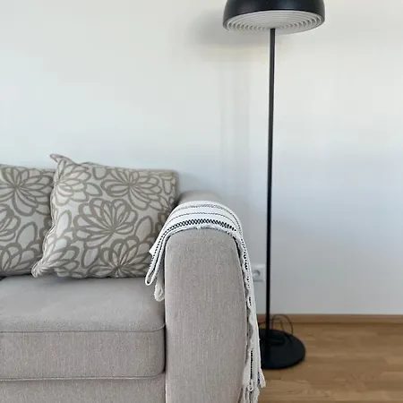 Apartamento Suburb Stay By Overnight.Ee